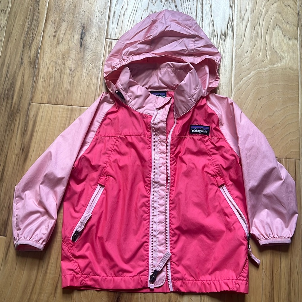 Patagonia light rain shell, baby 12-18mo